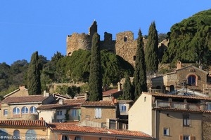 le château des seigneurs de Fos de bormes les mimosas