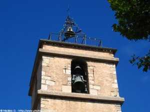le clocher de l'église Notre-Dame-des-Agrenas de bras