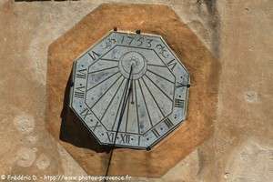 cadran solaire d'Entrecasteaux