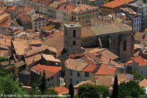 panorama sur l'église Saint-Paul de Hyères