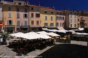 la place Massillon de Hyères