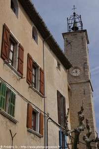 la tour de l'horloge de la cadière d'azur