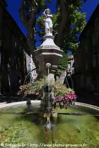 fontaine de la roquebrussanne