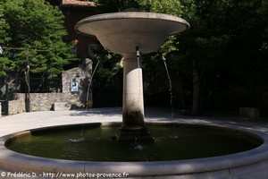 fontaine de Méounes
