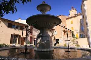 la fontaine monumentale de Moissac-Bellevue