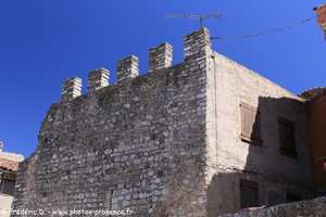 la tour Charlemagne de Montmeyan