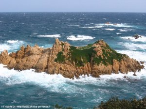 rocher des Portes au Cap Camara