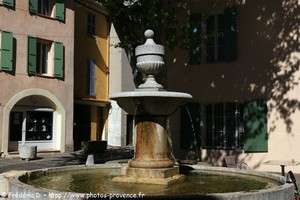 fontaine de Rougiers