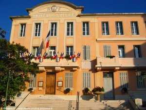 la mairie de saint-cyr-sur-mer