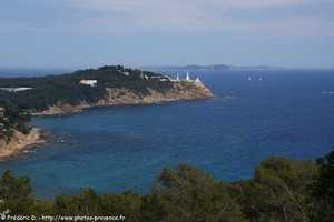 la baie de Cavalas et la pointe du Rascas