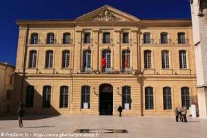 mairie de Saint-Maximin-la-Sainte-Baume