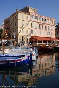 la tour romane de sanary-sur-mer