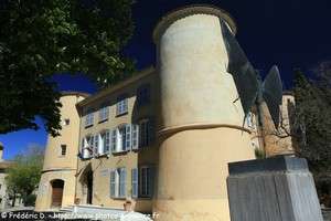 château communal de Tourtour