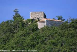 chapelle Saint-Pierre d'Auribeau et tour-donjon