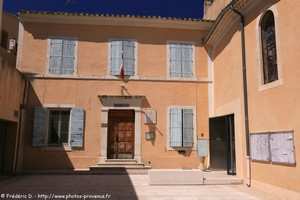 la mairie de Caumont-sur-Durance