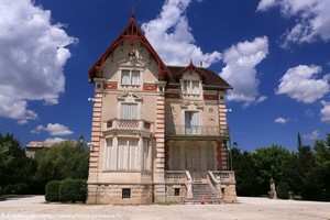 le château Giraud et le parc Gautier de l'Isle sur la Sorgue