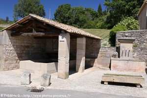 lavoir et fontaine de Murs