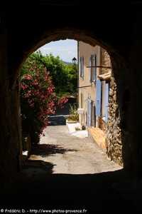 le portail de Sabrun de puyméras