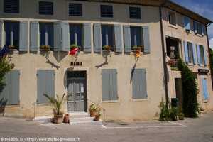 la mairie de puyméras