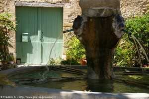 fontaine de puyméras