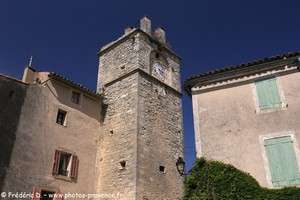 la tour de l'horloge de Saignon