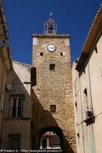 tour de l'horloge de sainte-cécile-les-vignes