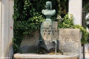 buste de Raimbaut de Vacqueyras