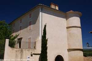 le château seigneurial de vacqueyras