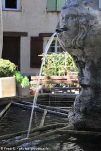 la grande fontaine de Villes-sur-Auzon