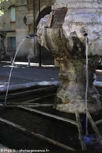 la grande fontaine de Villes-sur-Auzon