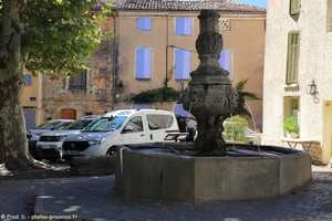 la grande fontaine de Villes-sur-Auzon