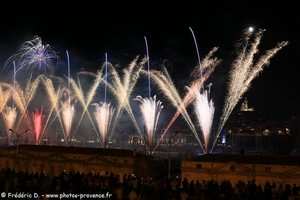 feu d'artifice &agrave; Marseille