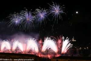 feu d'artifice &agrave; Marseille