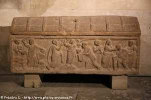 sarcophage de l'abbaye saint-victor