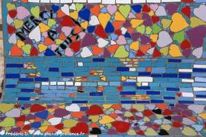 mosa&iuml;ques du banc de la corniche Kennedy