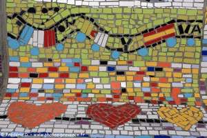 mosa&iuml;ques du banc de la corniche Kennedy