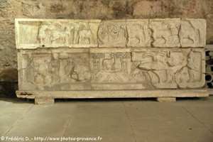 sarcophage all&eacute;gorique de l'abbaye Saint-Victor