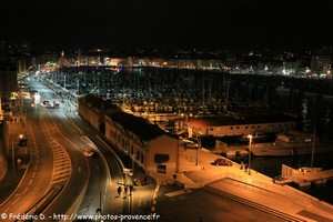 vieux port de Marseille by night
