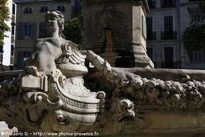 fontaine place estrangin