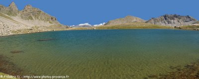 vue panoramique d'un lac de Gialorgues