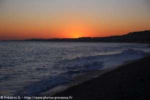 coucher de soleil sur la promenade des anglais de Nice