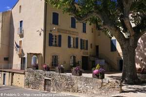 la mairie de Villecroze