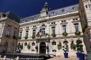 mairie de Boll&egrave;ne