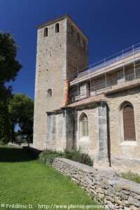 la coll&eacute;giale Saint-Martin de Boll&egrave;ne