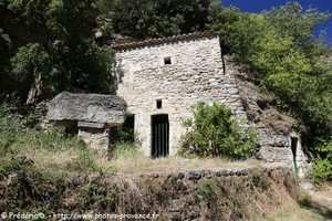 village troglodytique de Barry