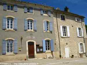 la mairie de joucas