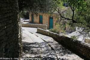 calade de la roque sur pernes