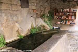 le lavoir de Saumane de vaucluse