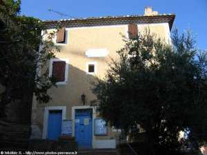 la mairie de saumane de vaucluse