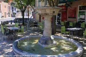 fontaine de Saint-Saturnin-l&egrave;s-Avignon